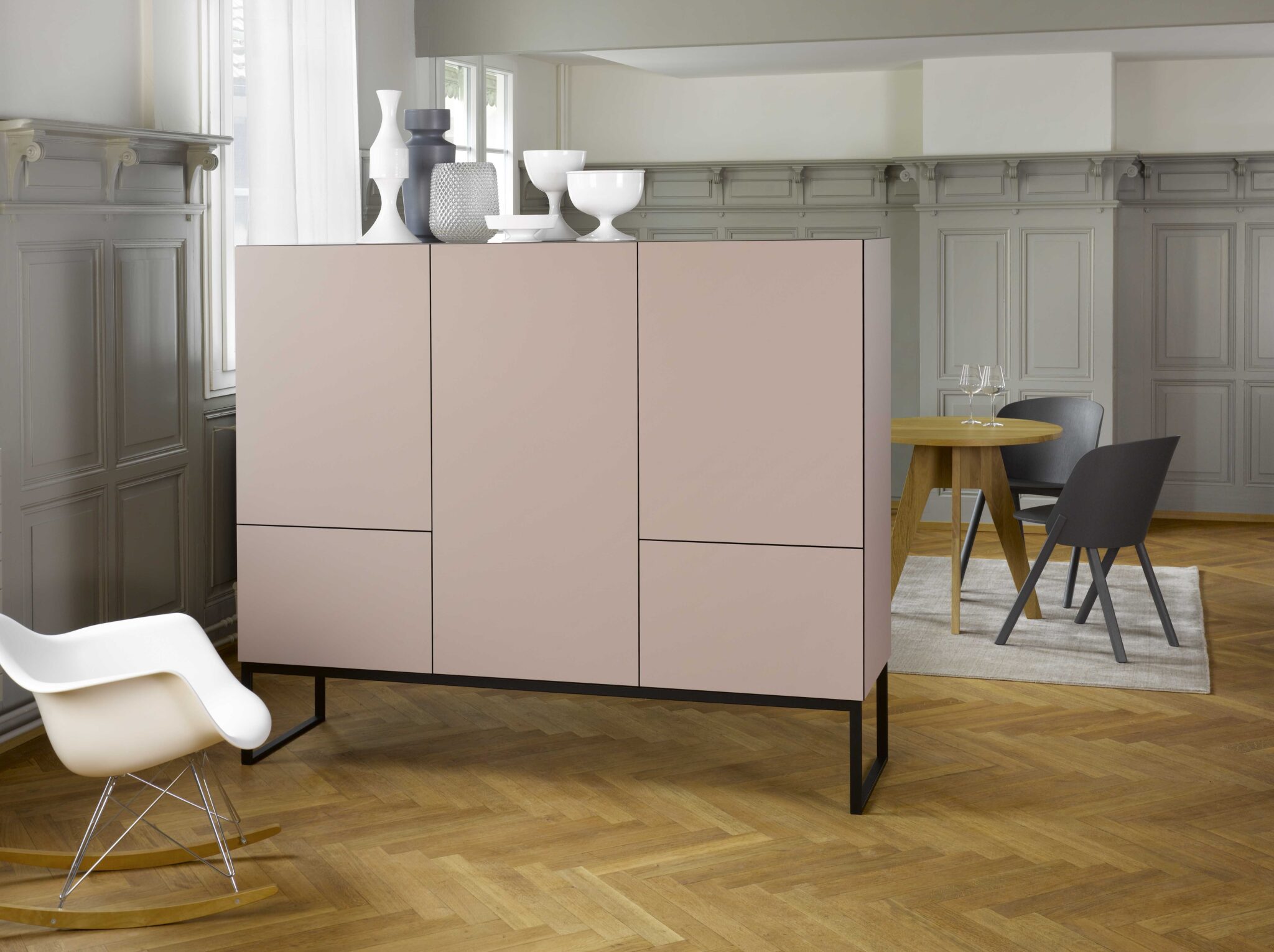 pure Sideboard hoch pastell rosa mit Fuessen