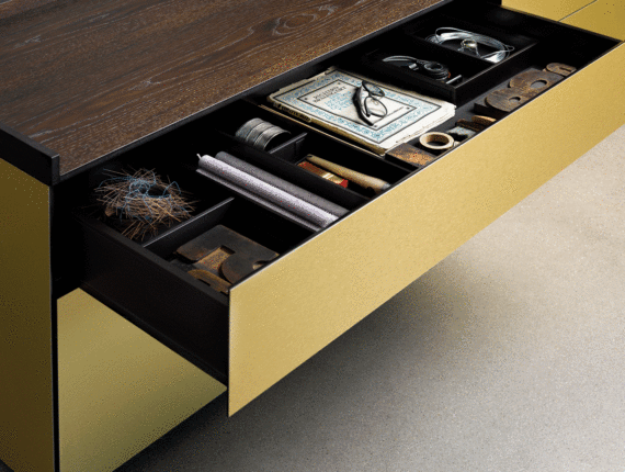 pure Sideboard Detail Schublade Wenge und Metallicoberflaechen
