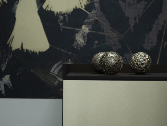 pure Sideboard Detail Wenge und Metallicoberflaechen